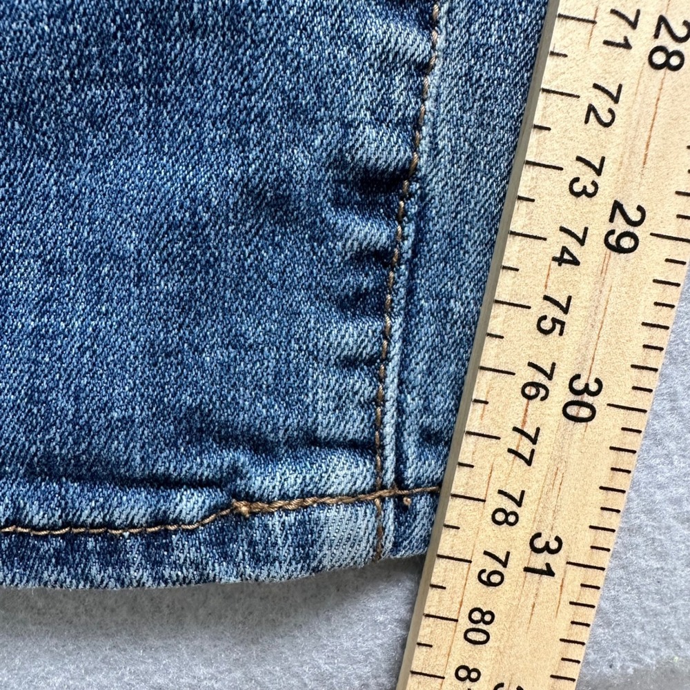 Lucky Brand 221 Straight Jeans Mens 38x32 Blue Medium Wash Denim Classic Fit - Picture 8 of 14